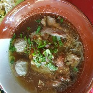 ก๋วยเตี๋ยวคนกะเหลอ (บ้านทุ่งโฮ้ง-แพร่) ถนนน้ำคือ-ริมน้ำคือ