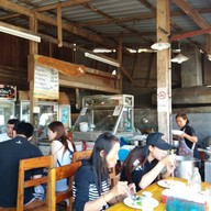 บรรยากาศ ข้าวมันไก่ลุงรักษ์