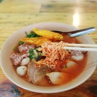 เมนูของร้าน ทับเที่ยง เย็นตาโฟเมืองตรัง