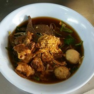 เมนูของร้าน ก๋วยเตี๋ยวเนื้อวัว ศาลาแดง