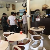 บรรยากาศ Y's House ลาดหญ้า กาญจนบุรี