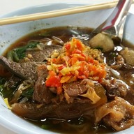 ก๋วยเตี๋ยวเนื้อวัว ศาลาแดง