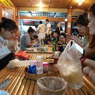 ขนมจีนนั่งยอง