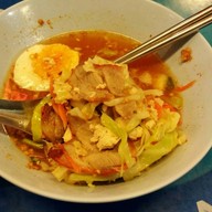 เมนูของร้าน ก๋วยเตี๋ยวไข่ต้มยำ 3 รส กาดมาลิน