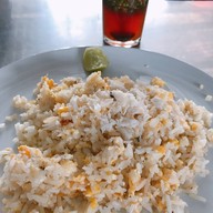 เมนูของร้าน พี่ต่าย ข้าวผัดปู ภูมิใจเสนอ