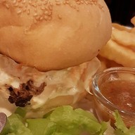 Mixology Chiangmai Bar & Burger