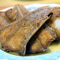 เมนูของร้าน ครัวเจ๊แมว ปากน้ำปราณ