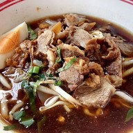ก๋วยจั๋บหลายชาติ