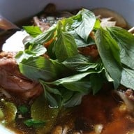 ก๋วยเตี๋ยวไก่มะระนายหาญ