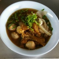 เมนูของร้าน ก๋วยเตี๋ยวเนื้อวัว ศาลาแดง