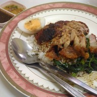 เมนูของร้าน ฮิ้น ข้าวหมูแดงข้าวหน้าเป็ด นครปฐม