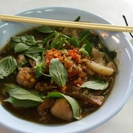 เมนูของร้าน ก๋วยเตี๋ยวเนื้อวัว ศาลาแดง