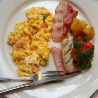 เมนูของร้าน Cafe des Artists