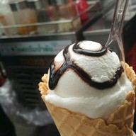 ไอศกรีมป่าตัน ในตรอกเล่าโจ๊ว