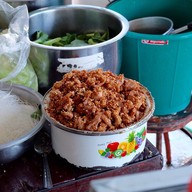 บรรยากาศ เจ๊เล็กข้าวหมูทอด