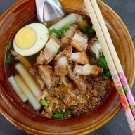 เมนูของร้าน เจ๊เล็กข้าวหมูทอด
