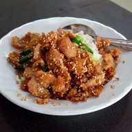 เมนูของร้าน เจ๊เล็กข้าวหมูทอด