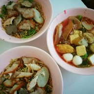 เมนูของร้าน เซียมชวนชิม บะหมี่เมืองชาละวัน
