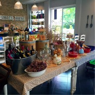 ร้านบ้านหัวเราะ