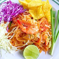 เมนูของร้าน ป้าลักษณ์ ผัดไทกุ้งสด