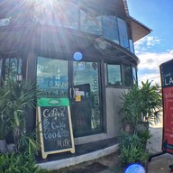 หน้าร้าน LAVO Check In Café