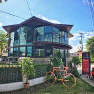 หน้าร้าน LAVO Check In Café