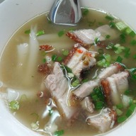 เมนูของร้าน ก๋วยจั๊บนายเอ็ก (Nai Ek Roll Noodle) เยาวราช (primary branch)