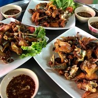 ร้านสวนอาหารจานเพชร