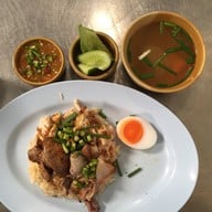เมนูของร้าน ข้าวมันไก่เจ๊ตา