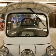 tuktuk ชีฟูด ขายในตลาดสดสะพานขาว 9/23 1