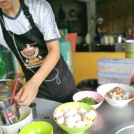 ก๋วยเตี๋ยวต้มยำสายบันเทิง