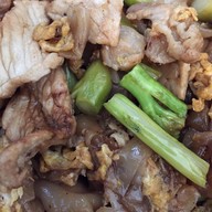 ลุงพันธ์ - ป้านงค์ อาหารตามสั่ง ก๋วยเตี๋ยว กาดวรุณ