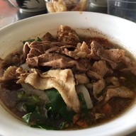 เมนูของร้าน ก๋วยเตี๋ยวเรือธารทิพย์