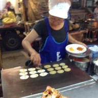 ขนมเบื้องเจ้เจี๊ยบ ตลาดโต้รุ่งหัวหิน