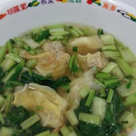 ชุนฮั้ว บะหมี่เกี๊ยวหมูแดง สามแยกปักธงชัย