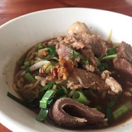 ครัวศรีราชา ก๋วยเตี๋ยวเรืออยุธยา