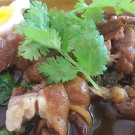 เมนูของร้าน ก๋วยเตี๋ยวเรือเหลี่ยม