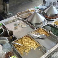 บรรยากาศ กุ๋ยช่ายปากหม้อ  บ้านโป่ง