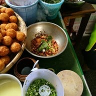 เมนูของร้าน ยำแหนมป้าต้อย