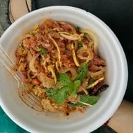 ยำแหนมป้าต้อย