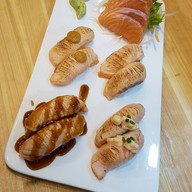 เมนูของร้าน Asahi Sushi Bar & Bistro