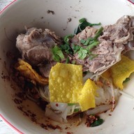 ก๋วยเตี๋ยวหมูต้มยำตำลึงนายเอก หัวหิน
