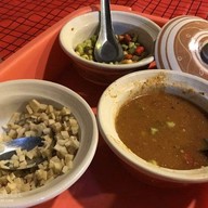 บรรยากาศ สมพรข้าวมันไก่ หนองไผ่ล้อม