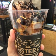 เมนูของร้าน 3Sisters' Crepe & Waffle (เครป & วาฟเฟิล) เกตเวย์เอกมัย ชั้น4