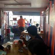บรรยากาศ ร้านข้าวขาหมูนักร้อง (ขาหมูท่าเรือ) เจริญกรุง 85