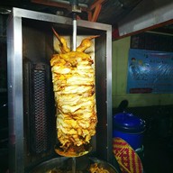 เมนูของร้าน Sha War Ma Dubai กาดกองต้่า