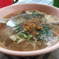 เมนูของร้าน คุณแดงก๋วยจั๊บญวน วังหลัง