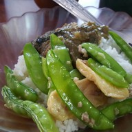 ร้านข้าวแกงป้าช่วย