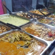 ร้านข้าวแกงป้าช่วย