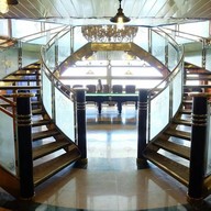 บรรยากาศ Victoria Bar&lobby  Vintage luxury yacht hotel,Yangon